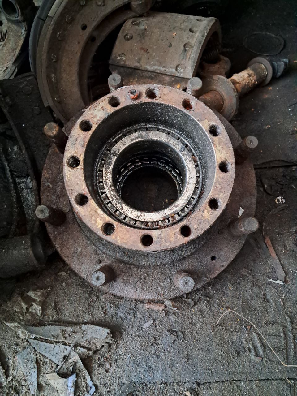 Ступица задняя маз зубренок 4370